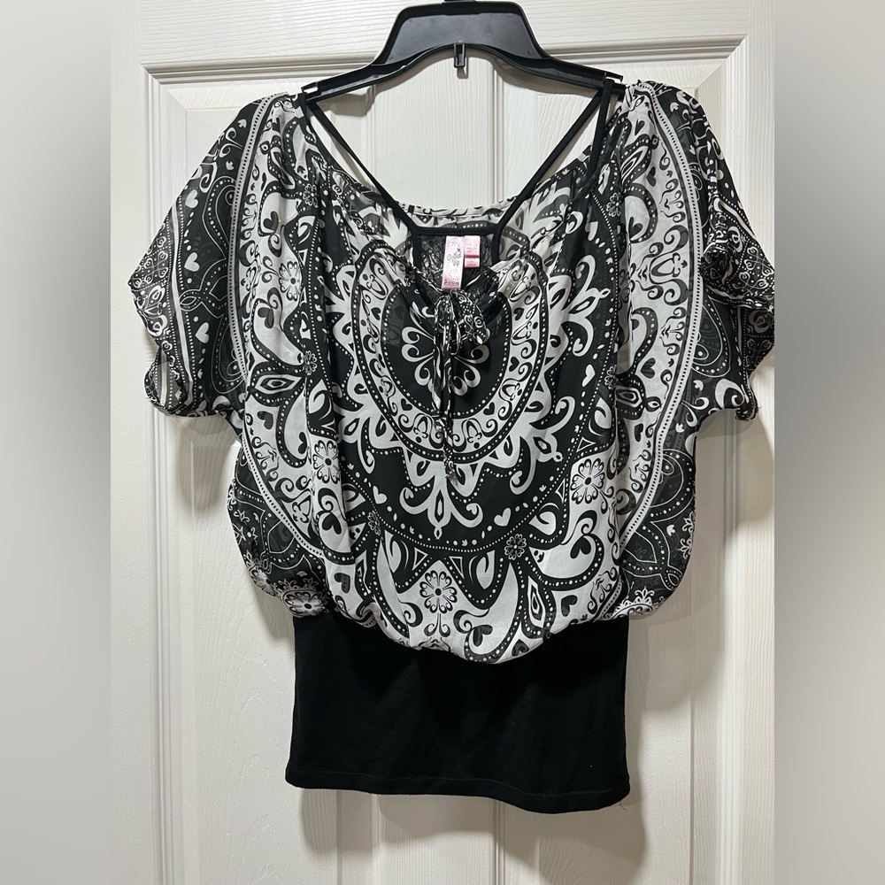 Women’s Small Blouse